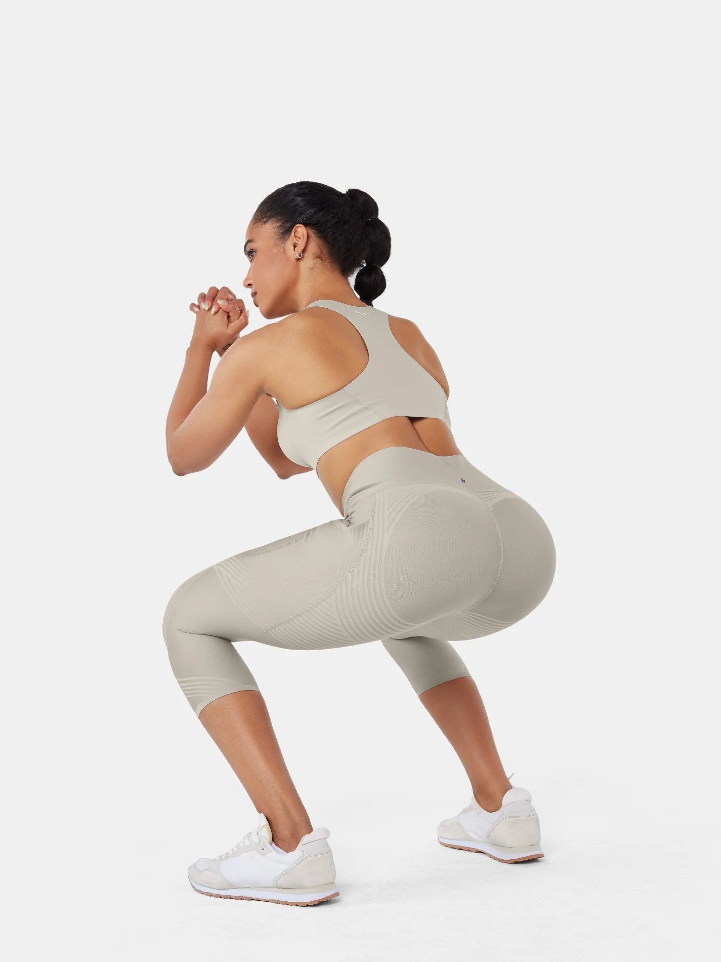 Body Sculpt Side Pocket Capri Leggings - Image 12