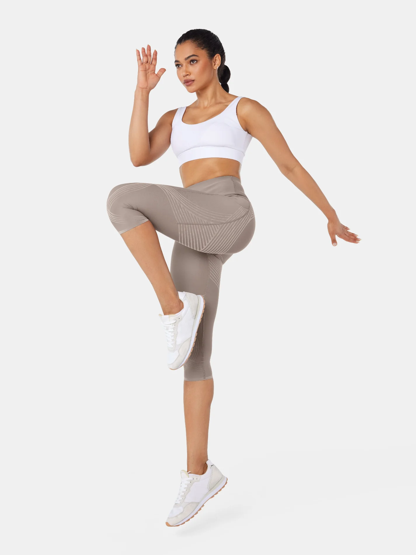 Body Sculpt Side Pocket Capri Leggings - Image 17