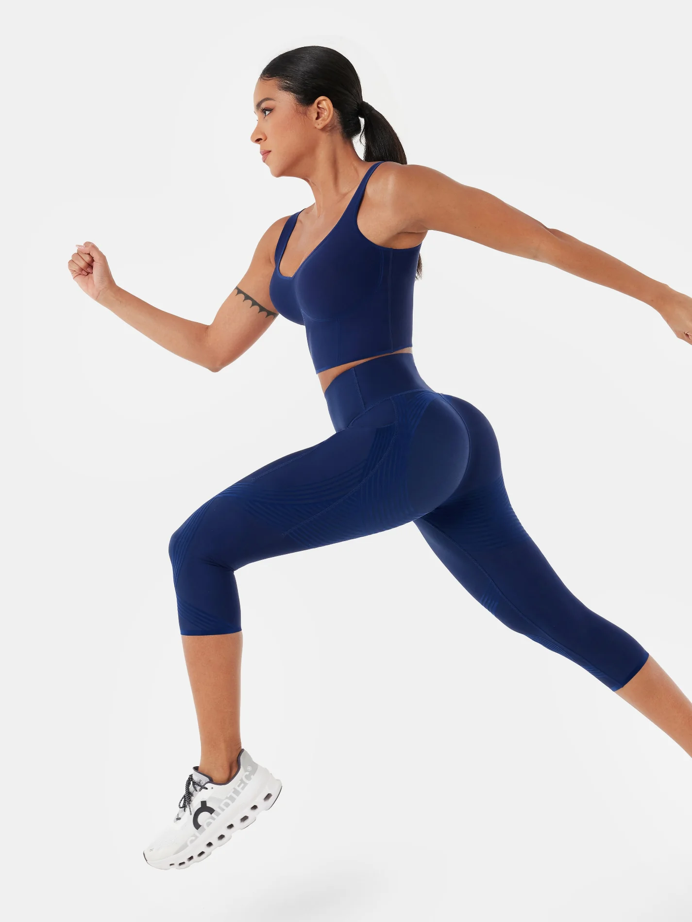 Body Sculpt Side Pocket Capri Leggings - Image 38