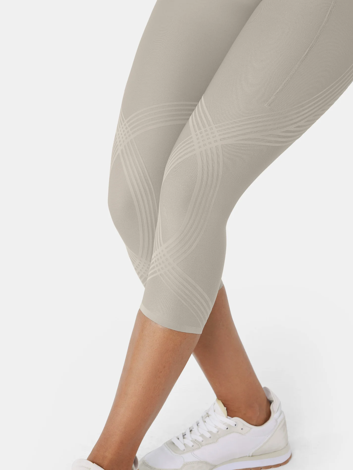 Body Sculpt Side Pocket Capri Leggings - Image 23