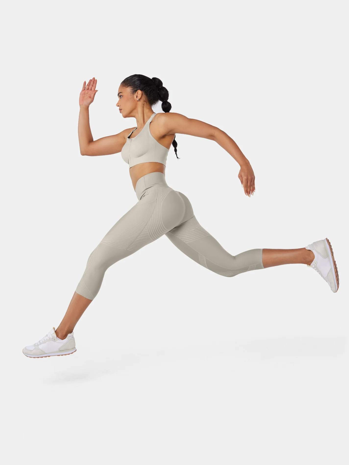 Body Sculpt Side Pocket Capri Leggings - Image 24