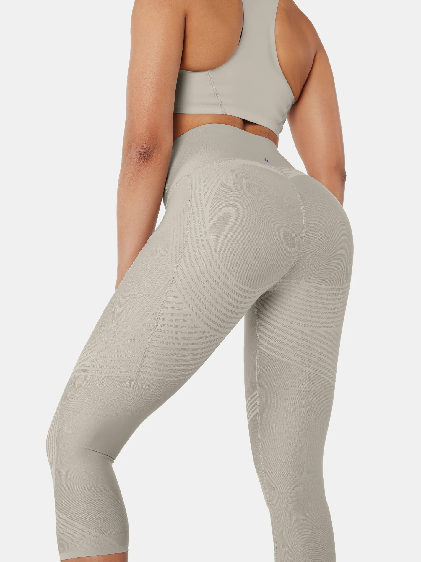 Body Sculpt Side Pocket Capri Leggings - Image 25