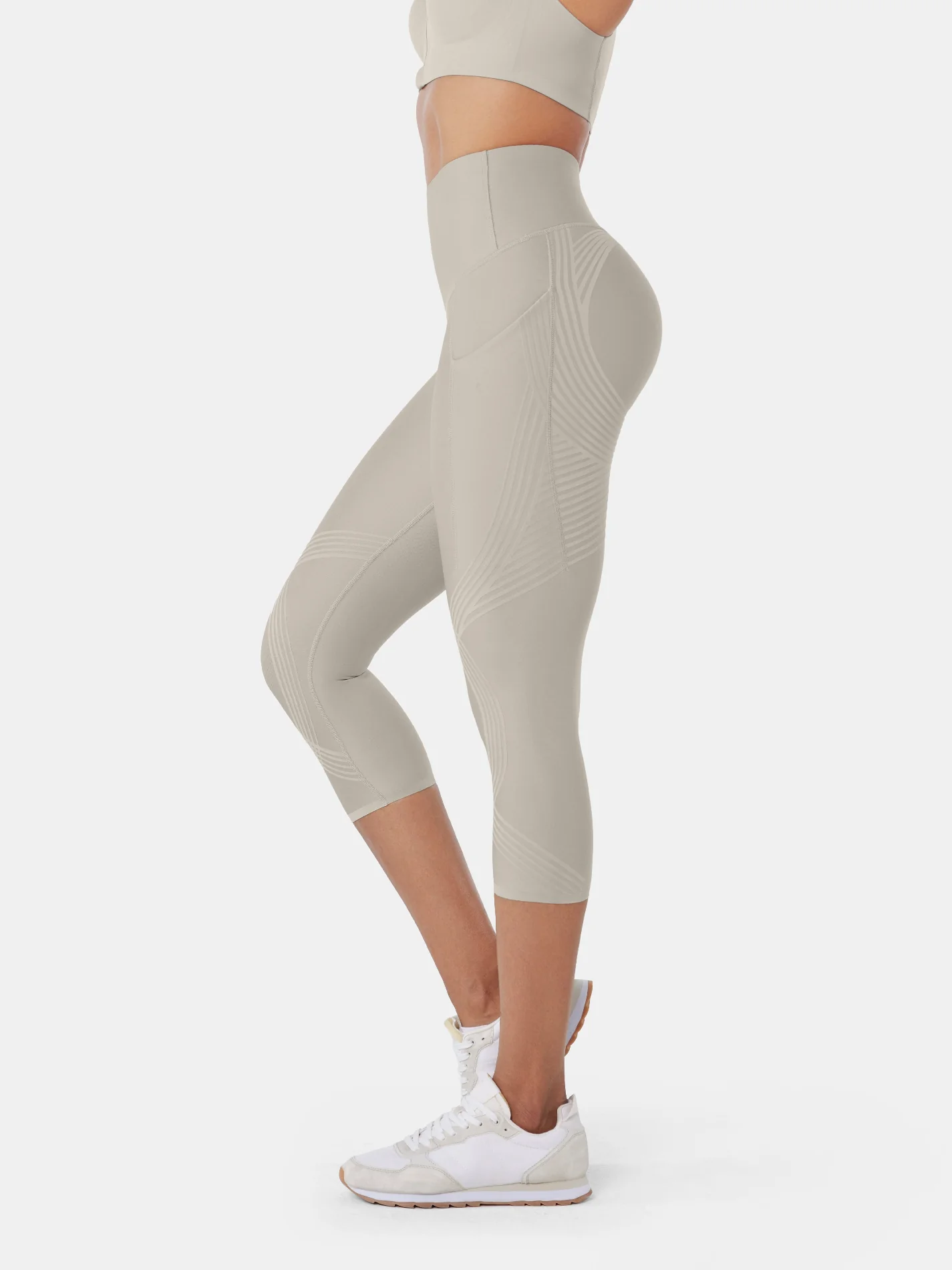 Body Sculpt Side Pocket Capri Leggings - Image 3