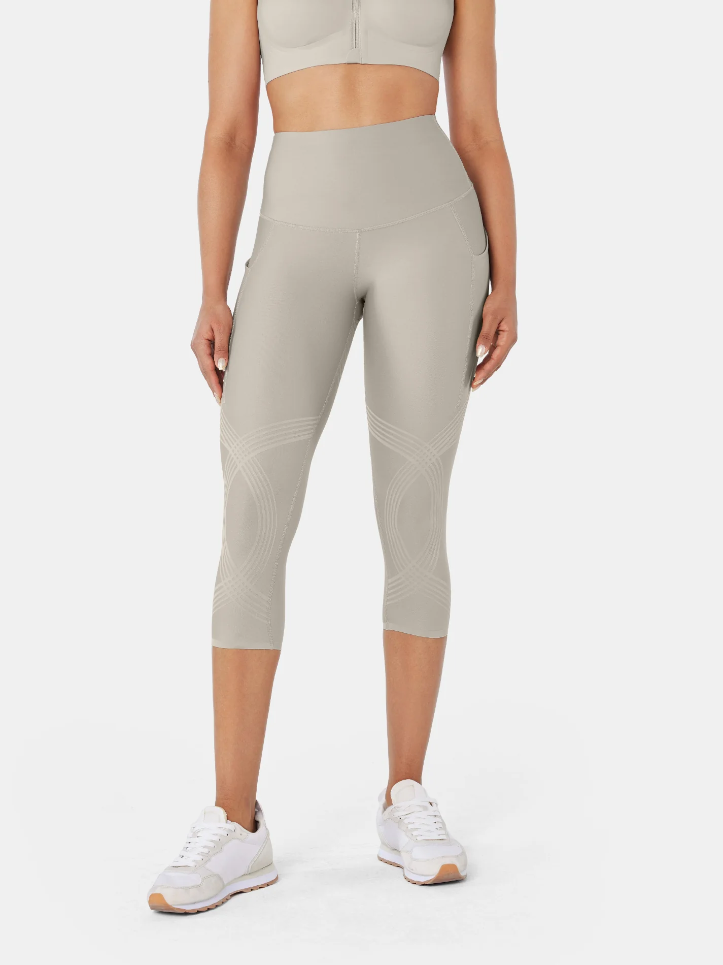 Body Sculpt Side Pocket Capri Leggings - Image 9